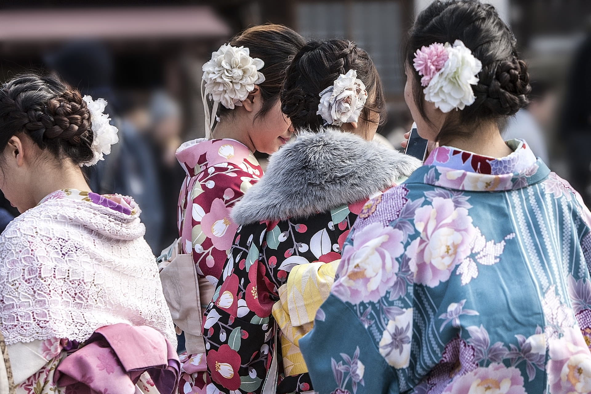 成人式の女性たち