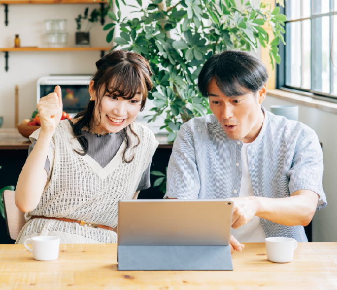 アイテムを選んでいる人イメージ